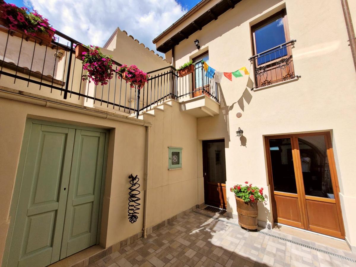 Il Bivacco Del Duomo Bed and Breakfast LʼAquila Buitenkant foto