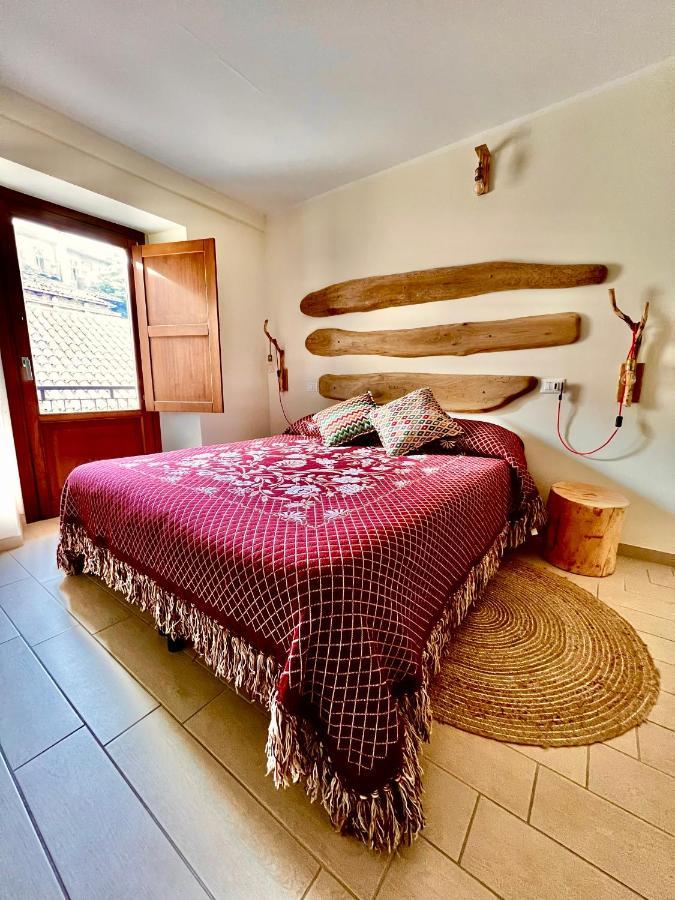 Il Bivacco Del Duomo Bed and Breakfast LʼAquila Buitenkant foto